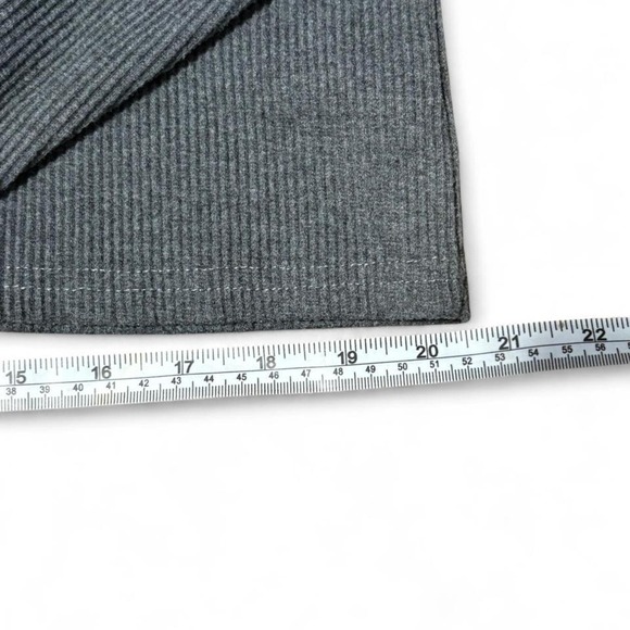 Grey long sleeve crop button up top - Picture 4 of 5